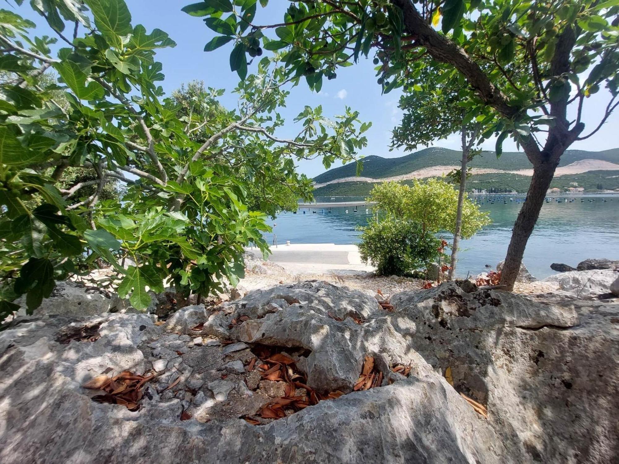 Apartments By The Sea Zuronja, Peljesac - 13202 Putnikovic Bagian luar foto